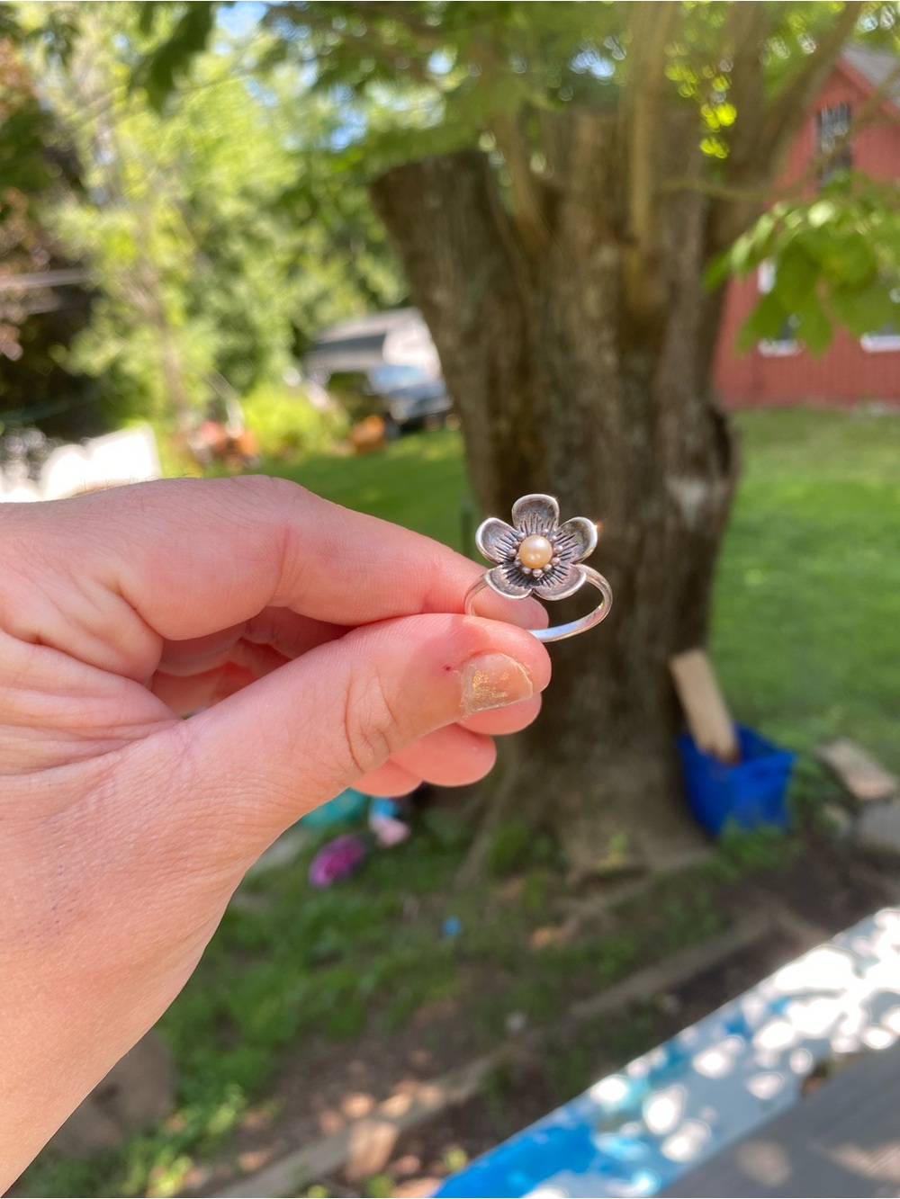 Sterling Silver Floral Ring with White Central Pearl Petunia Pansy Daisy 🌼 - Picture 10 of 14